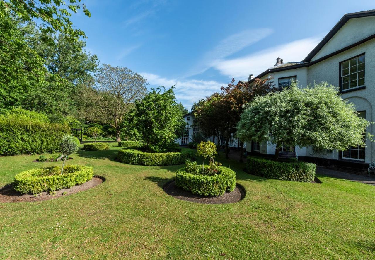 Statham Lodge Hotel Warrington Exterior foto